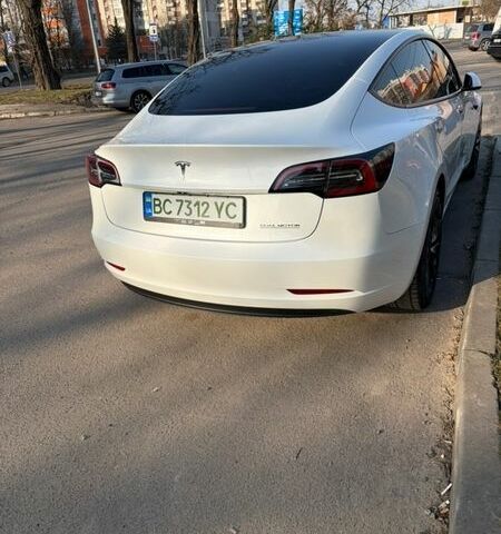 Белый Тесла Модель 3, объемом двигателя 0 л и пробегом 60 тыс. км за 23950 $, фото 4 на Automoto.ua