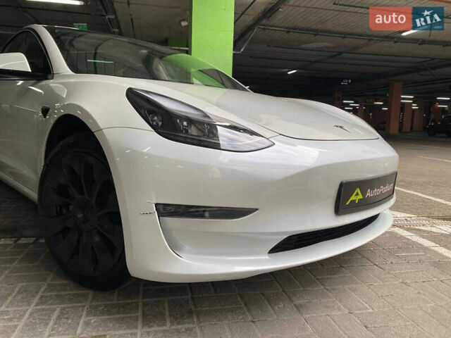 Белый Тесла Модель 3, объемом двигателя 0 л и пробегом 5 тыс. км за 23900 $, фото 31 на Automoto.ua