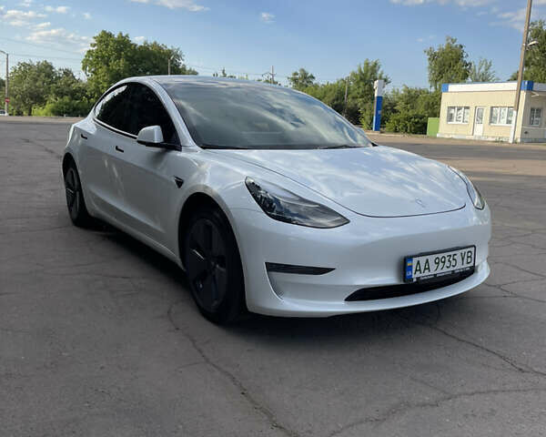 Белый Тесла Модель 3, объемом двигателя 0 л и пробегом 22 тыс. км за 25000 $, фото 2 на Automoto.ua