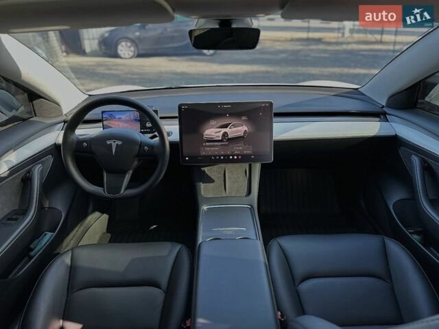 Белый Тесла Модель 3, объемом двигателя 0 л и пробегом 7 тыс. км за 16900 $, фото 6 на Automoto.ua