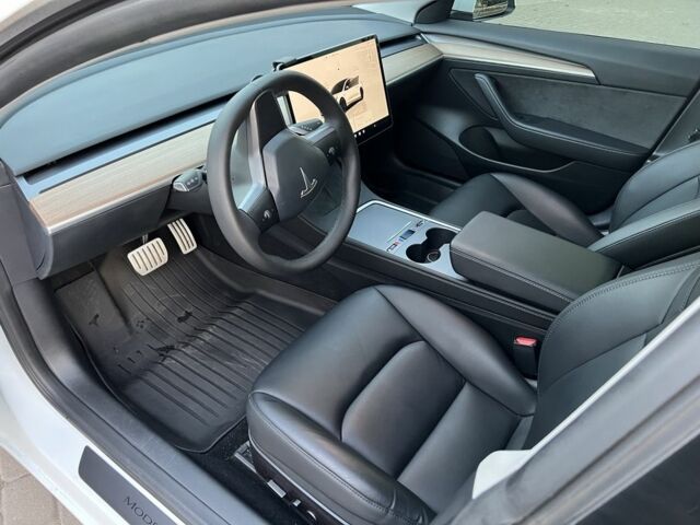 Белый Тесла Модель 3, объемом двигателя 0 л и пробегом 8 тыс. км за 28000 $, фото 4 на Automoto.ua