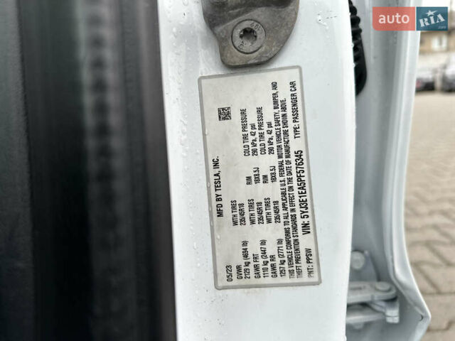Білий Тесла Модель 3, об'ємом двигуна 0 л та пробігом 4 тис. км за 17500 $, фото 35 на Automoto.ua