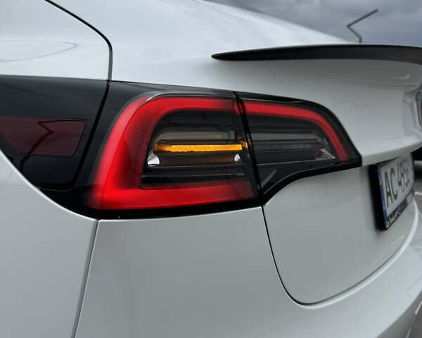 Белый Тесла Модель 3, объемом двигателя 0 л и пробегом 28 тыс. км за 28900 $, фото 20 на Automoto.ua