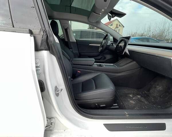 Білий Тесла Модель 3, об'ємом двигуна 0 л та пробігом 26 тис. км за 26000 $, фото 25 на Automoto.ua