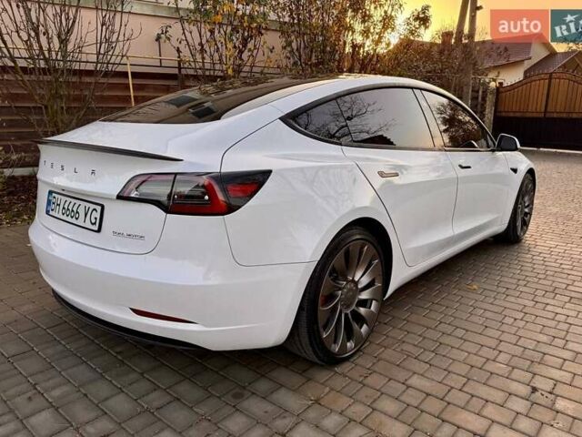 Белый Тесла Модель 3, объемом двигателя 0 л и пробегом 48 тыс. км за 23000 $, фото 9 на Automoto.ua