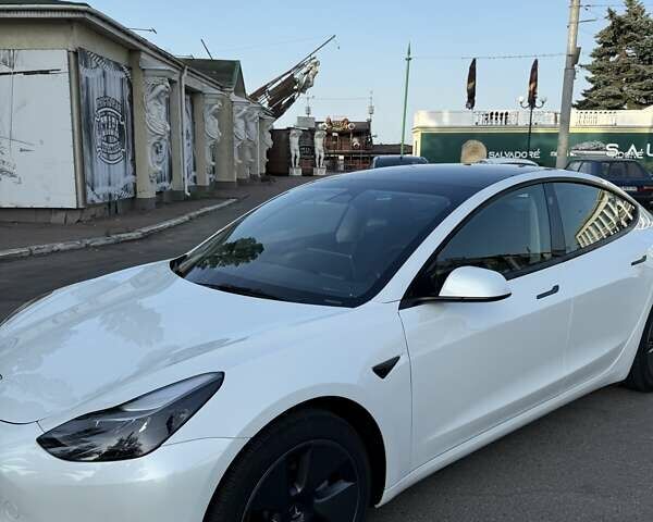 Белый Тесла Модель 3, объемом двигателя 0 л и пробегом 38 тыс. км за 24200 $, фото 2 на Automoto.ua