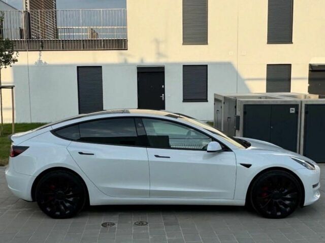 Белый Тесла Модель 3, объемом двигателя 0 л и пробегом 11 тыс. км за 15700 $, фото 8 на Automoto.ua