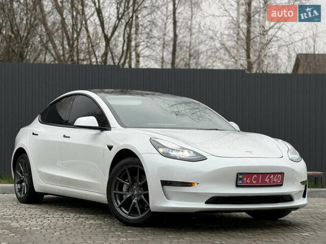 Білий Тесла Модель 3, об'ємом двигуна 0 л та пробігом 70 тис. км за 19999 $, фото 1 на Automoto.ua