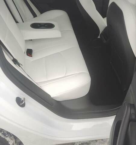 Белый Тесла Модель 3, объемом двигателя 0 л и пробегом 56 тыс. км за 18800 $, фото 14 на Automoto.ua