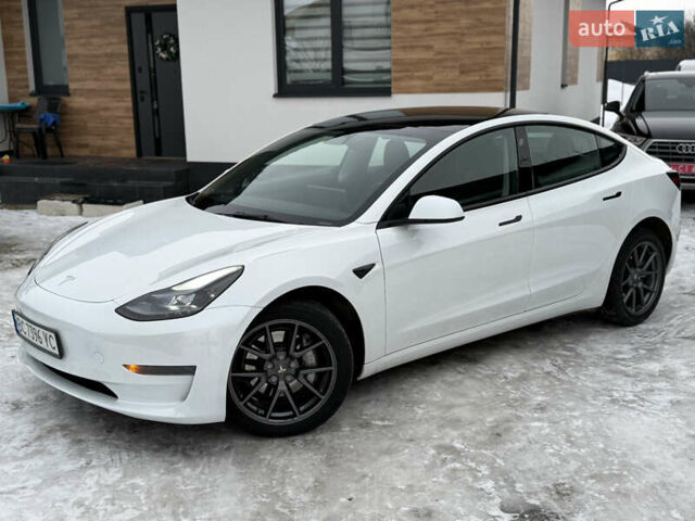 Белый Тесла Модель 3, объемом двигателя 0 л и пробегом 30 тыс. км за 19900 $, фото 4 на Automoto.ua