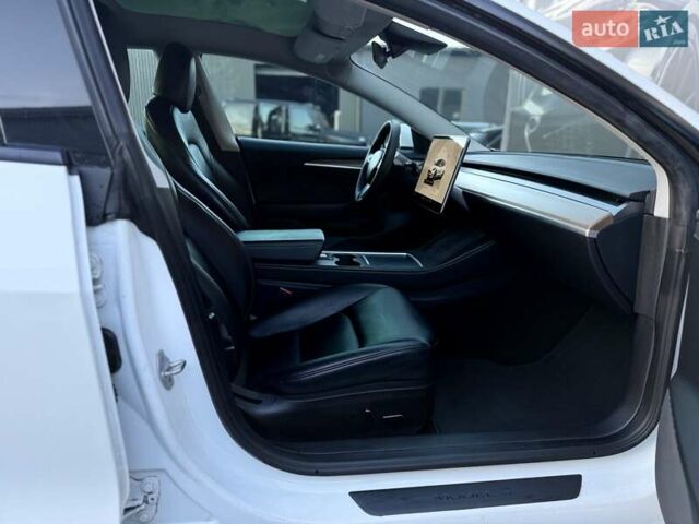 Білий Тесла Модель 3, об'ємом двигуна 0 л та пробігом 67 тис. км за 19999 $, фото 53 на Automoto.ua