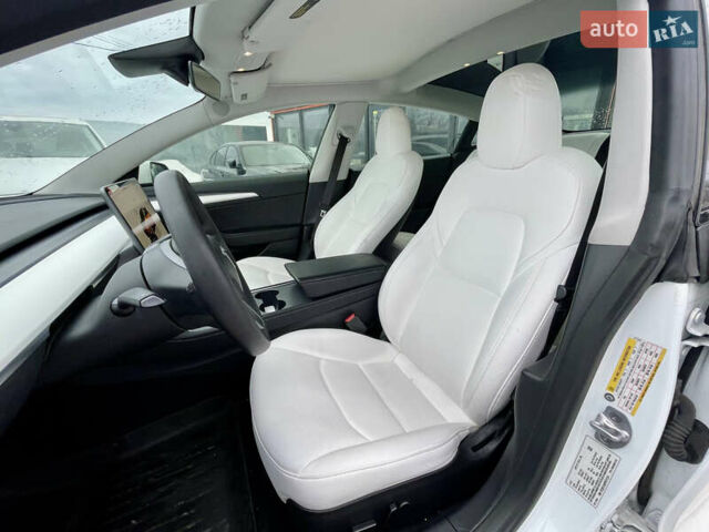 Білий Тесла Модель 3, об'ємом двигуна 0 л та пробігом 76 тис. км за 18800 $, фото 18 на Automoto.ua