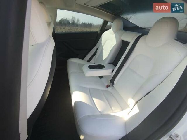 Белый Тесла Модель 3, объемом двигателя 0 л и пробегом 34 тыс. км за 18800 $, фото 1 на Automoto.ua