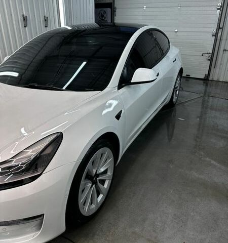 Белый Тесла Модель 3, объемом двигателя 0 л и пробегом 15 тыс. км за 25000 $, фото 5 на Automoto.ua