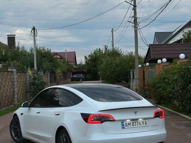Білий Тесла Модель 3, об'ємом двигуна 0 л та пробігом 49 тис. км за 23450 $, фото 3 на Automoto.ua