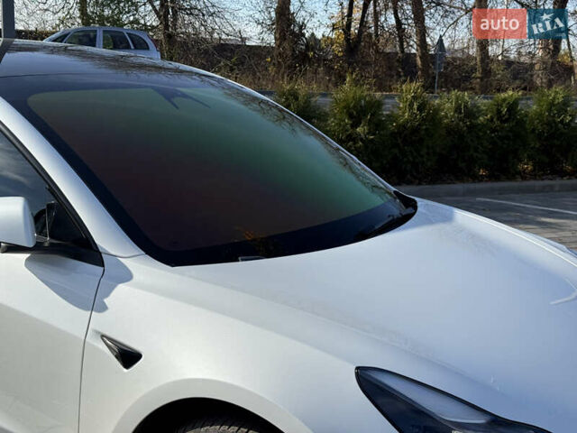 Білий Тесла Модель 3, об'ємом двигуна 0 л та пробігом 32 тис. км за 24000 $, фото 4 на Automoto.ua