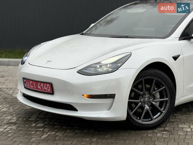 Білий Тесла Модель 3, об'ємом двигуна 0 л та пробігом 70 тис. км за 19999 $, фото 16 на Automoto.ua