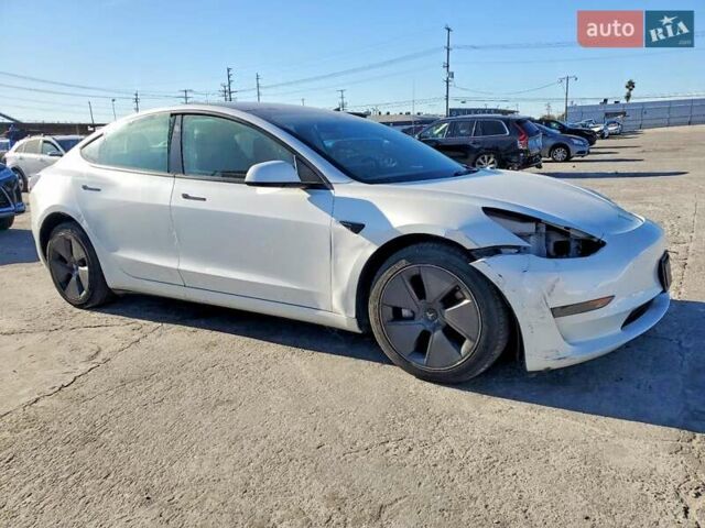 Білий Тесла Модель 3, об'ємом двигуна 0 л та пробігом 33 тис. км за 5000 $, фото 3 на Automoto.ua