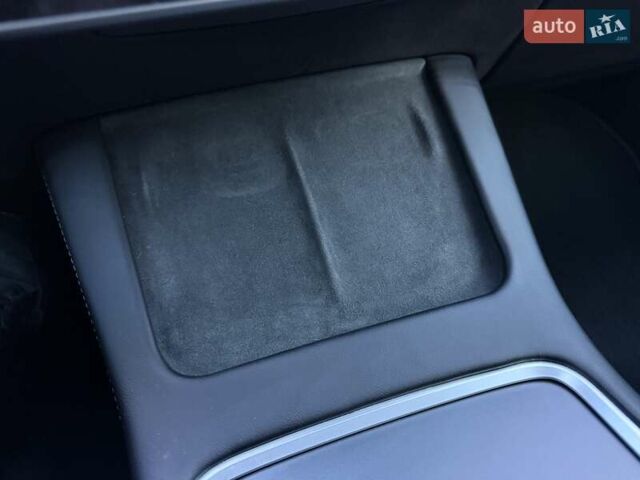 Білий Тесла Модель 3, об'ємом двигуна 0 л та пробігом 67 тис. км за 19999 $, фото 47 на Automoto.ua