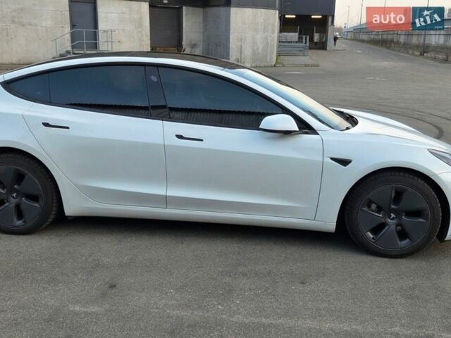 Белый Тесла Модель 3, объемом двигателя 0 л и пробегом 108 тыс. км за 18500 $, фото 5 на Automoto.ua