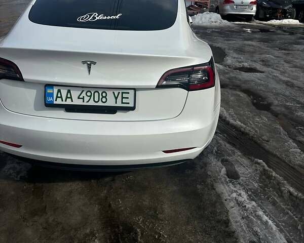 Білий Тесла Модель 3, об'ємом двигуна 0 л та пробігом 102 тис. км за 25500 $, фото 1 на Automoto.ua