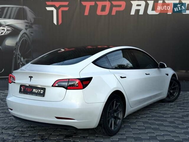Білий Тесла Модель 3, об'ємом двигуна 0 л та пробігом 67 тис. км за 19999 $, фото 22 на Automoto.ua