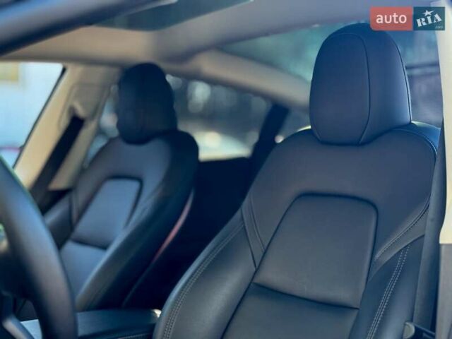 Белый Тесла Модель 3, объемом двигателя 0 л и пробегом 35 тыс. км за 27999 $, фото 13 на Automoto.ua