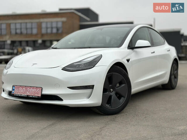 Білий Тесла Модель 3, об'ємом двигуна 0 л та пробігом 8 тис. км за 24300 $, фото 5 на Automoto.ua
