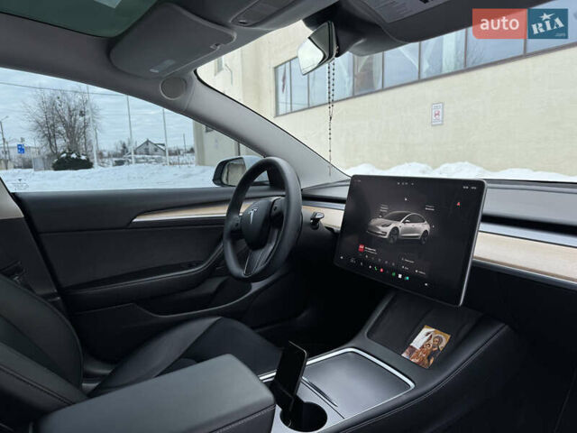 Белый Тесла Модель 3, объемом двигателя 0 л и пробегом 30 тыс. км за 23500 $, фото 29 на Automoto.ua