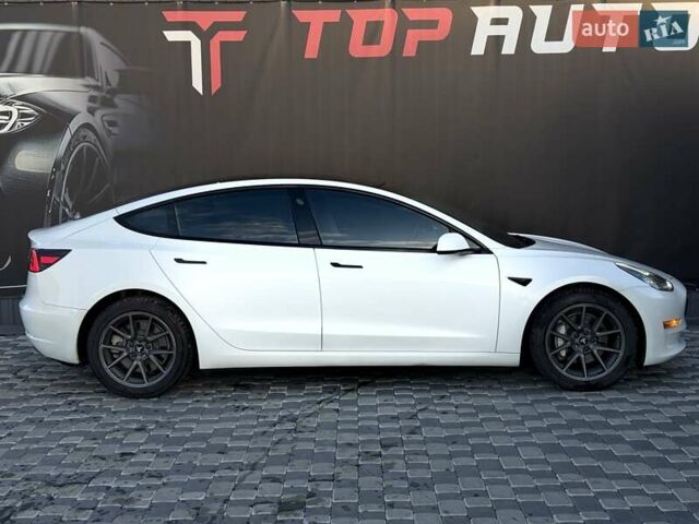 Білий Тесла Модель 3, об'ємом двигуна 0 л та пробігом 67 тис. км за 19999 $, фото 16 на Automoto.ua