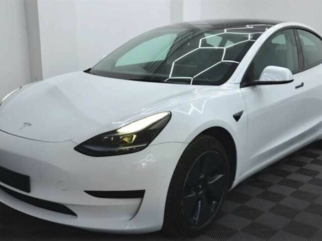 Белый Тесла Модель 3, объемом двигателя 0 л и пробегом 32 тыс. км за 14552 $, фото 2 на Automoto.ua
