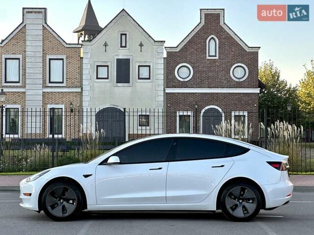 Білий Тесла Модель 3, об'ємом двигуна 0 л та пробігом 2 тис. км за 27700 $, фото 9 на Automoto.ua