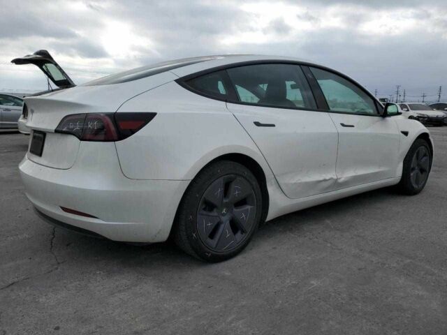 Білий Тесла Модель 3, об'ємом двигуна 0 л та пробігом 53 тис. км за 7200 $, фото 2 на Automoto.ua