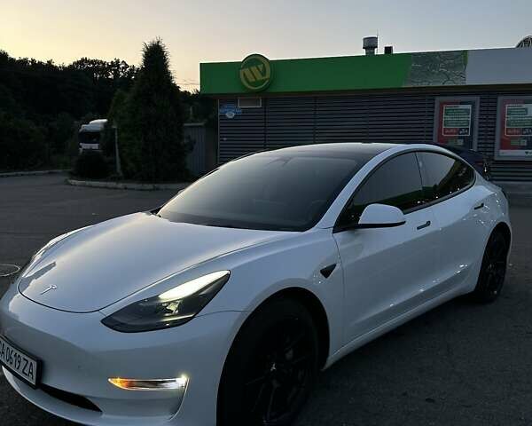 Білий Тесла Модель 3, об'ємом двигуна 0 л та пробігом 22 тис. км за 25900 $, фото 4 на Automoto.ua