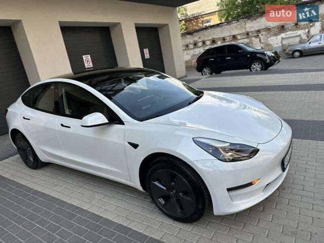 Белый Тесла Модель 3, объемом двигателя 0 л и пробегом 13 тыс. км за 20600 $, фото 10 на Automoto.ua
