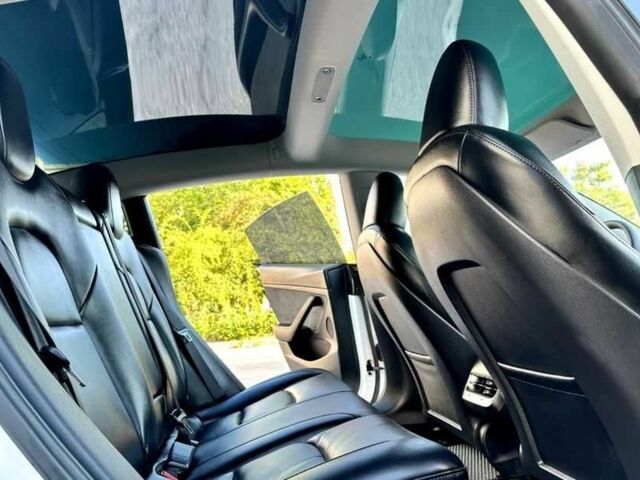 Білий Тесла Модель 3, об'ємом двигуна 0 л та пробігом 72 тис. км за 14100 $, фото 8 на Automoto.ua