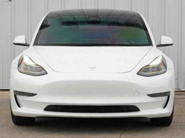 Білий Тесла Модель 3, об'ємом двигуна 0 л та пробігом 10 тис. км за 11000 $, фото 1 на Automoto.ua