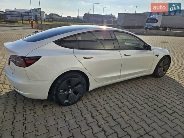 Білий Тесла Модель 3, об'ємом двигуна 0 л та пробігом 21 тис. км за 26900 $, фото 2 на Automoto.ua