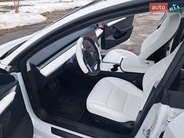 Білий Тесла Модель 3, об'ємом двигуна 0 л та пробігом 27 тис. км за 20950 $, фото 10 на Automoto.ua