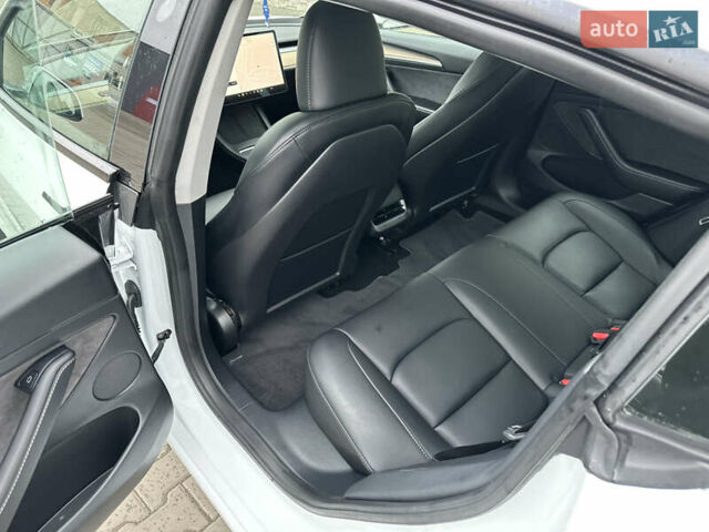 Білий Тесла Модель 3, об'ємом двигуна 0 л та пробігом 4 тис. км за 17500 $, фото 27 на Automoto.ua