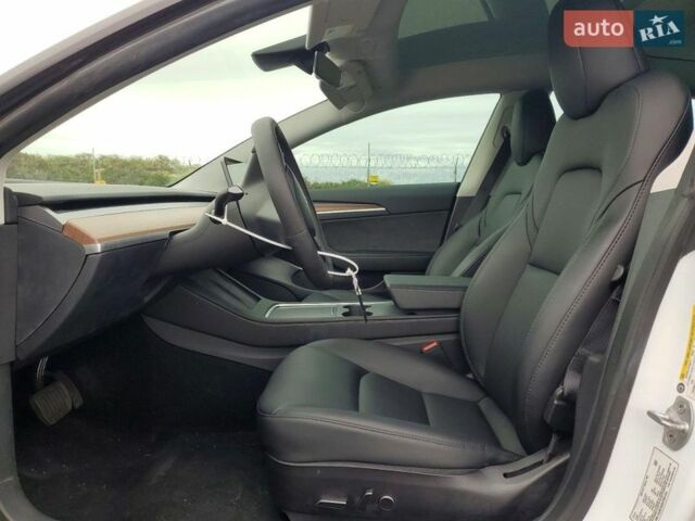 Білий Тесла Модель 3, об'ємом двигуна 0 л та пробігом 40 тис. км за 8000 $, фото 6 на Automoto.ua