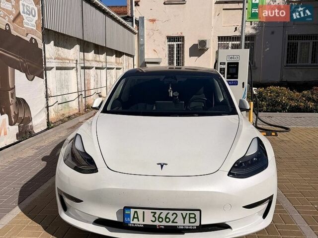 Белый Тесла Модель 3, объемом двигателя 0 л и пробегом 38 тыс. км за 25000 $, фото 5 на Automoto.ua
