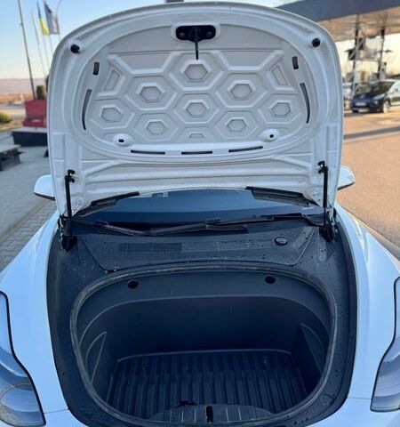 Белый Тесла Модель 3, объемом двигателя 0 л и пробегом 31 тыс. км за 16300 $, фото 8 на Automoto.ua