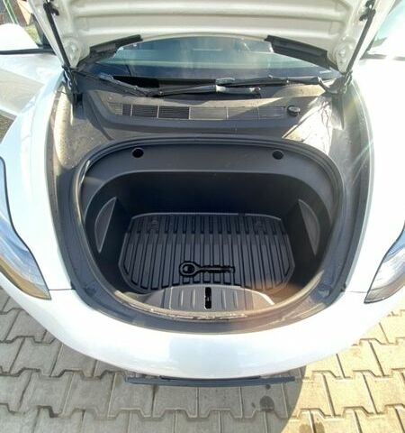 Белый Тесла Модель 3, объемом двигателя 0 л и пробегом 86 тыс. км за 17500 $, фото 36 на Automoto.ua