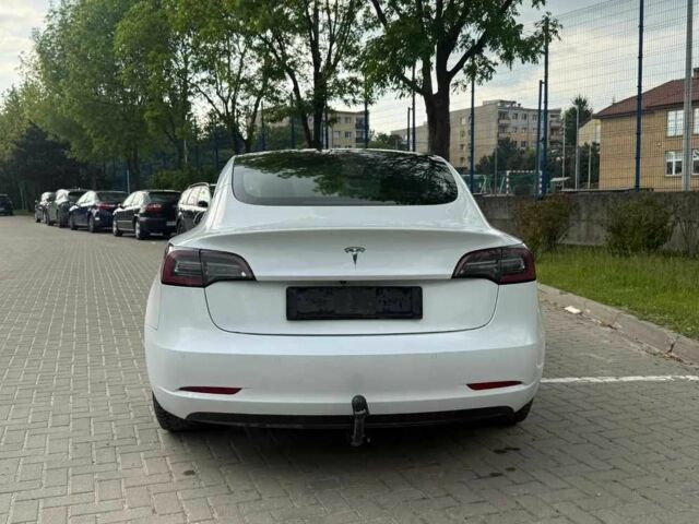 Белый Тесла Модель 3, объемом двигателя 0 л и пробегом 29 тыс. км за 12500 $, фото 5 на Automoto.ua