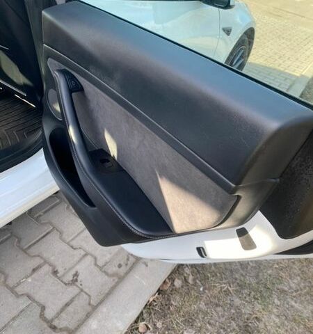 Белый Тесла Модель 3, объемом двигателя 0 л и пробегом 86 тыс. км за 17500 $, фото 22 на Automoto.ua
