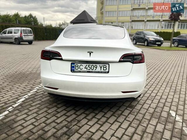 Білий Тесла Модель 3, об'ємом двигуна 0 л та пробігом 33 тис. км за 20310 $, фото 5 на Automoto.ua