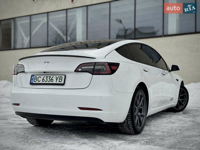 Белый Тесла Модель 3, объемом двигателя 0 л и пробегом 30 тыс. км за 23500 $, фото 12 на Automoto.ua
