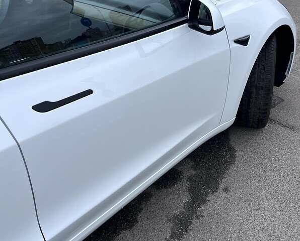 Білий Тесла Модель 3, об'ємом двигуна 0 л та пробігом 52 тис. км за 22500 $, фото 6 на Automoto.ua