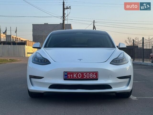 Белый Тесла Модель 3, объемом двигателя 0 л и пробегом 80 тыс. км за 18499 $, фото 1 на Automoto.ua